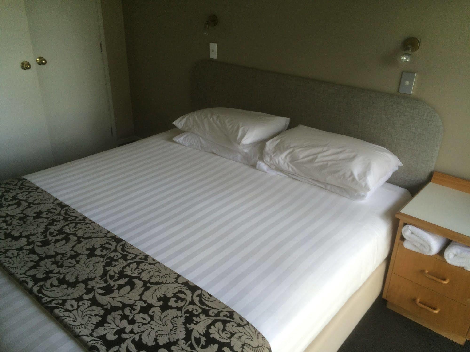 Fountain City Motor Inn Хамилтън Екстериор снимка